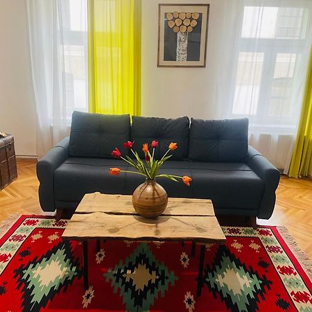 Spacious Stylish Apartment In Old Town Sibiu Exterior foto