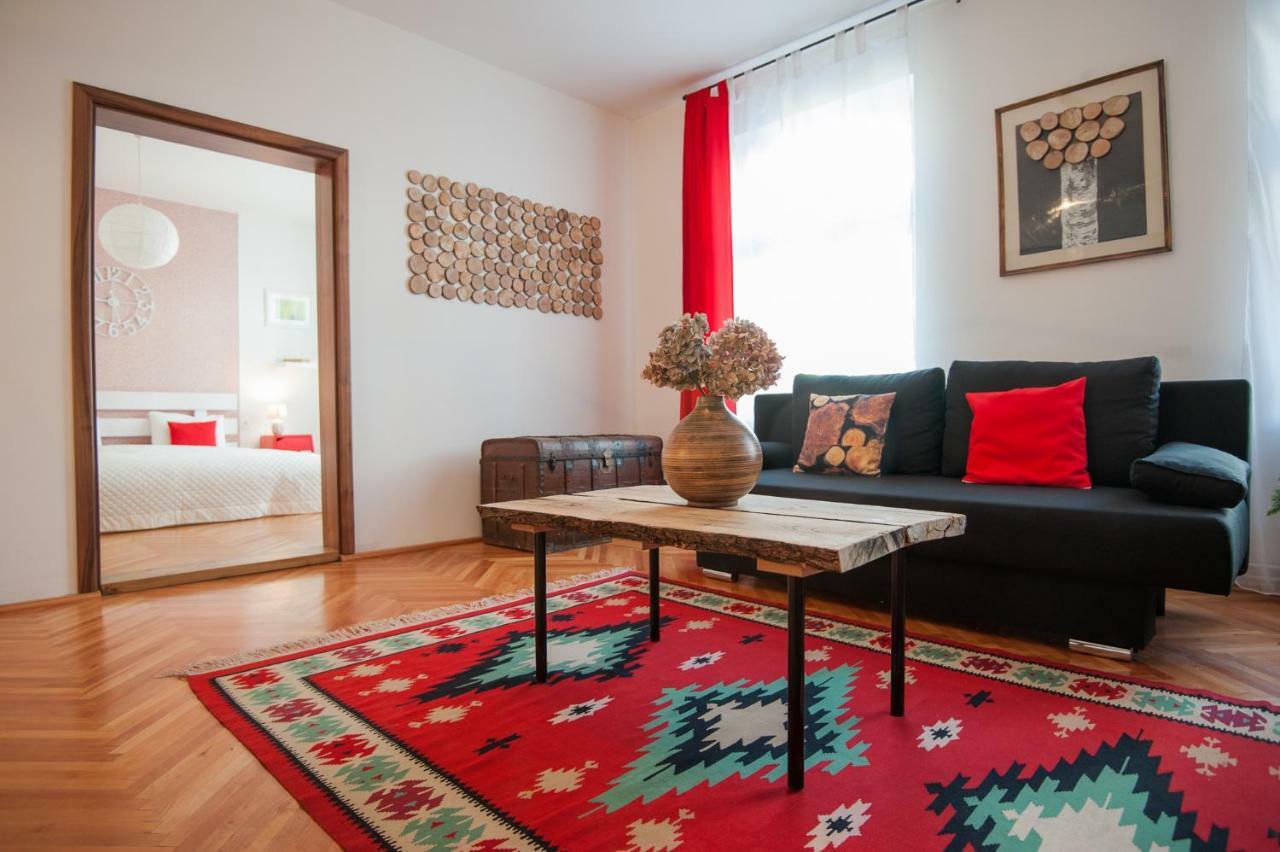 Spacious Stylish Apartment In Old Town Sibiu Exterior foto